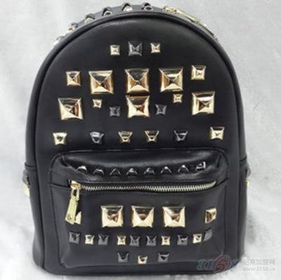 真皮雙肩包女款 牛皮韓版中小號(hào)多功能鉚釘雙肩包 流行爆款女包_四川魅力百分百皮具_(dá)產(chǎn)品展示-3158企業(yè)招商